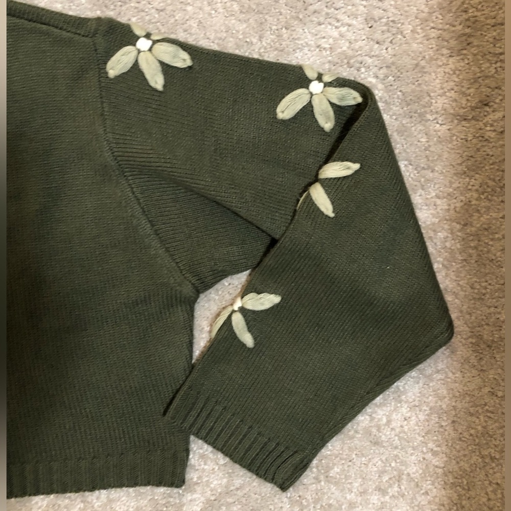 Altar’d State Olive Green Y2K Cropped Long Sleeve Embroidered Flower Sweater SzS - Picture 8 of 12